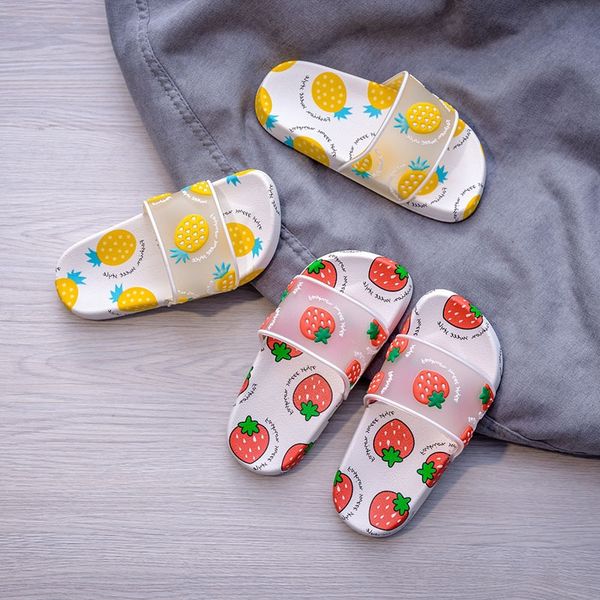 

2020 strawberry fruit slippers fruit cartoon fun one-word children' baby men' and women' children' shoes parent-chil, Black;grey