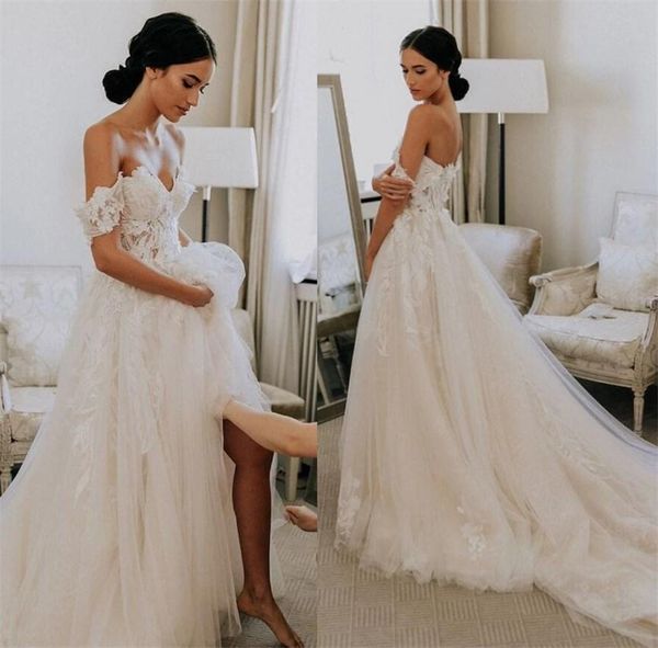 

феерических a line кружева свадебные платья с плеча летний пляж свадебное платье поезд стреловидности длинные свадебные платья vintage b102, White