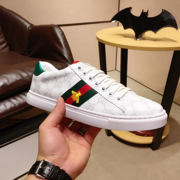 

2019u luxury fashion leather men's low-casual shoes, fashion outdoor wild sports shoes, original box packaging