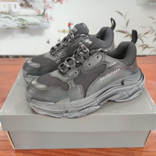 

2020fa designer to create casual and comfortable all-match sports shoes, travel shoes outsole non-slip design with original box delivery, Black