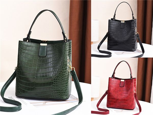 

designer waist bag crossbody bags selling new embroidery chest bag men fashion sport single shoulder bags 564
