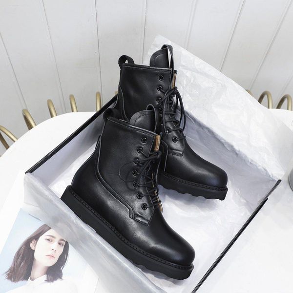 

2020w high-end custom fashion ladies wild short boots winter thick with martin boots british style new single boots, size: 36-40