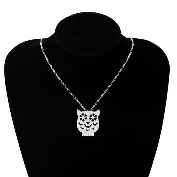 

popular in europe and america, hollow-out owl pendant necklace as a gift for friends., Silver