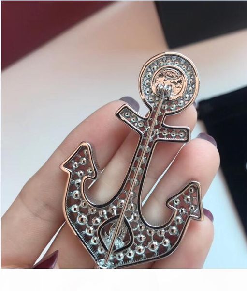 

anchor style brooch fashion advanced quality pin brooch for man and women lady brooches flannel bag for gift, Gray