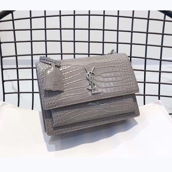 

2020es designer luxury shoulder bag with original box, designer hand-made with high-quality materials for fast delivery within 10 days, Red;black