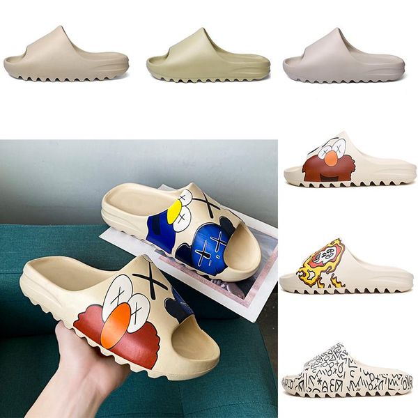 

2020 kanye west slides graffiti bone resin desert sand rubber slippers summer brown flat men women beach foam runner size 35-46, Black