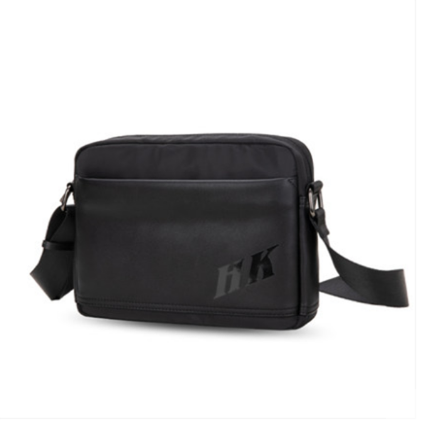

2020 new fashion men's leisure messenger bag youth messenger bag youth simple and light the single shoulder