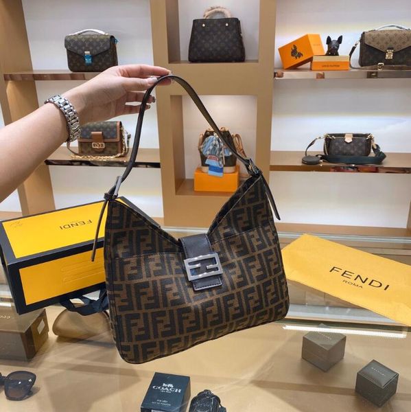 

2020 british fashion simple small square bag womens designer fendİ handbag high-quality pu leather chain mobile phone shoulder bag 08, Golden;silver