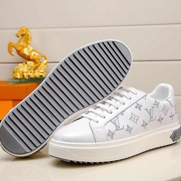 

new arrival mens shoes fashion classic lightweight sports sneakers plus size lace -up casual breathable men shoes chaussures pour hommes