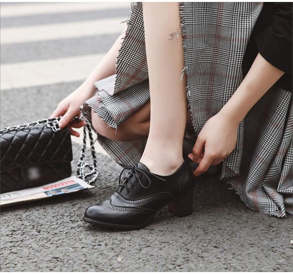 

women's pump shallow brogue shoe vintage chunky heel cut out shoes, Black