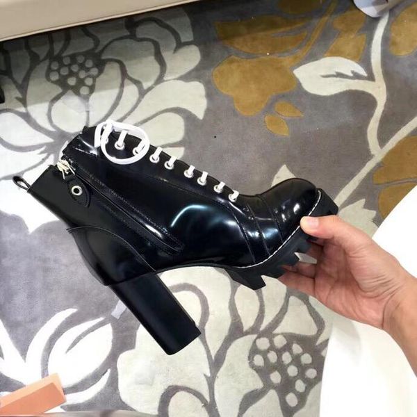 

2020-2019n fashion wild ladies short boots ladies print striped non-slip summer casual ladies short shoes, all inclusive original packaging