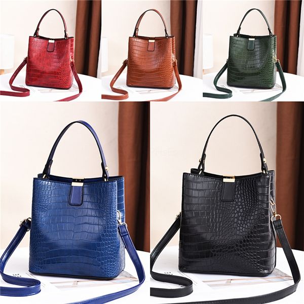 

lucky2020 senior phenanthrene feel bag woman tide chic oblique satchel joker chain single shoulder paillette small square package#565