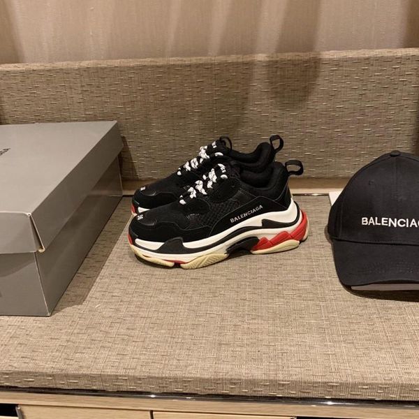 

249designer to create casual and comfortable all-match sports shoes, travel shoes outsole non-slip design with original box delivery, Black