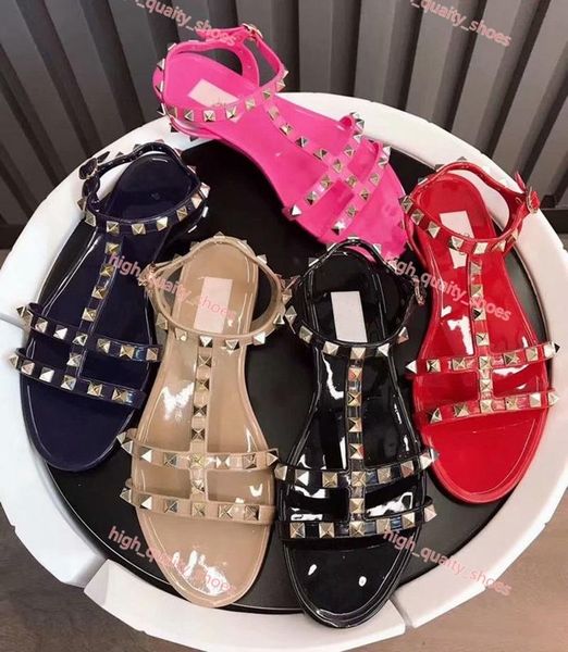 

2020 xshfbcl fashion lusso progettista shoes vlt rivets genuine leather sandals women casual brand shoes large size 35-41, Black;red