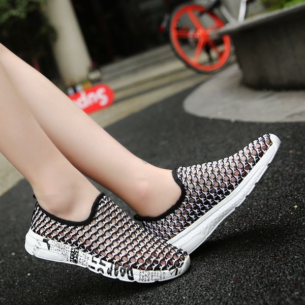 

2020 summer women vulcanized shoes breathable sneakers for couples plastic female casual shoes large size 36-44 leisure sneakers