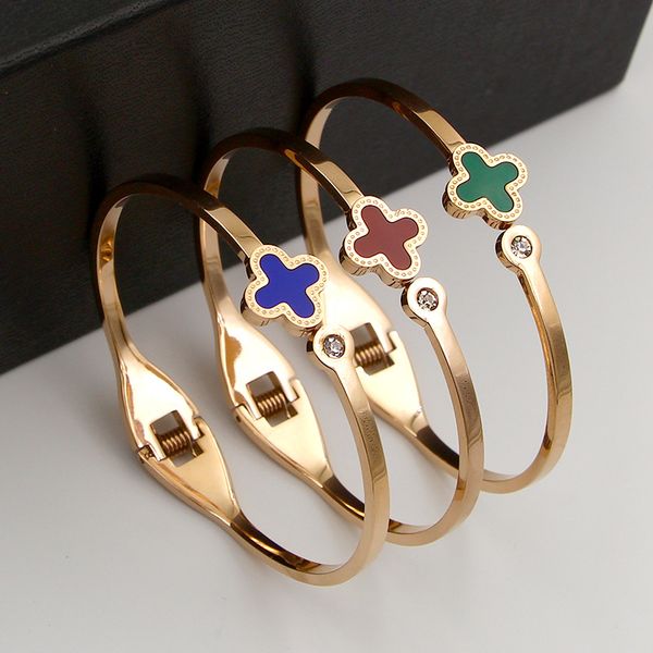 

titanium steel bottom rose gold color four-leaf clover bracelet suitable for ladies valentine's day gift, Black