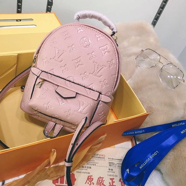 

new arrival womens bag fashion classic backpacks leather womens travel rucksack ladies zipper shoulder bags fast delivery