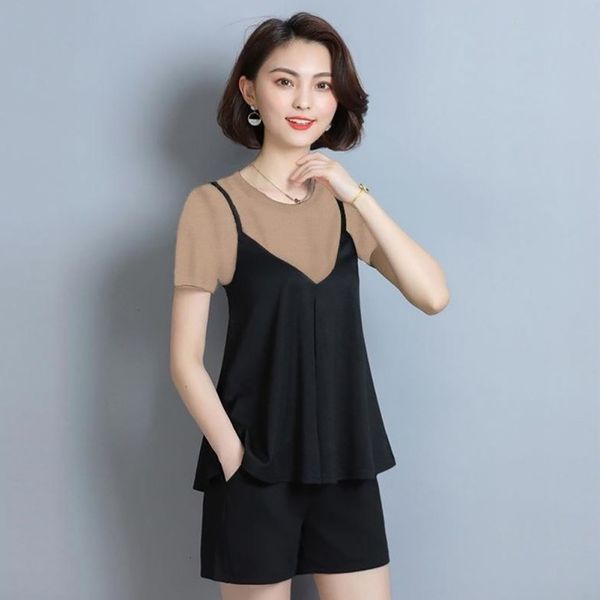 

korean style short-sleeved stitching design women's set round neck tee + black shorts 2 pieces set, Gray