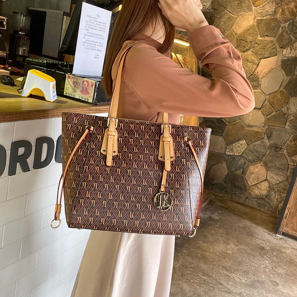 

new fashion women high-capacity single shoulder bags pu leather designer handbags ladies travel shopping totes bags