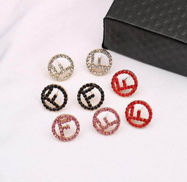 

роскошные дизайнерские hhearrings temperament2020 индивидуальный дизайн письмо письмо шпилька личности модное темперамент серьги, Silver