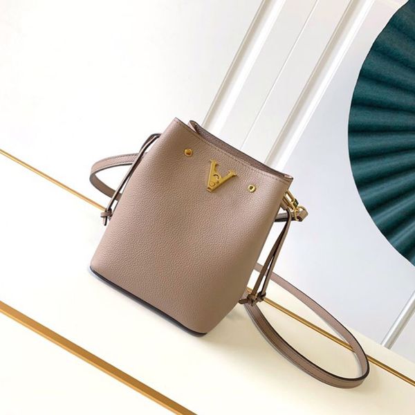 

posting 5a nano lockme bucket m68709 classical bucket bag genuine leather bag handbags commuter bags wallet with box b064, Black
