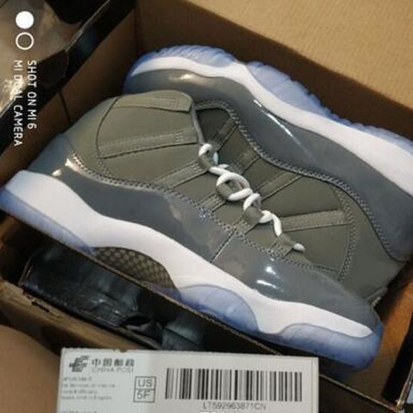 

basketball 11 bred men shoes 11s metallic silver concord 45 cap and gown gamma blue mens trainers sports sneakers