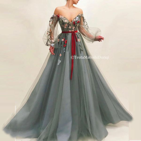 

серое небо тюль пром платья с ручной вышитые цветы и красный бархат пояса v-шеи длинным рукавом вечернее платье для участников, Black