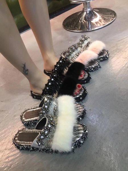

2020 xshfbcl new high-quality spring and summer slippers with versatile design and fashionable high-end, Black;red