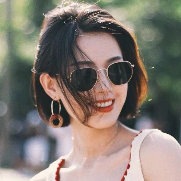 

mvw9e polarizer female korean fashionable net red same style street shooting small face sunglasses sunglasses round face male 2019 new style, White;black