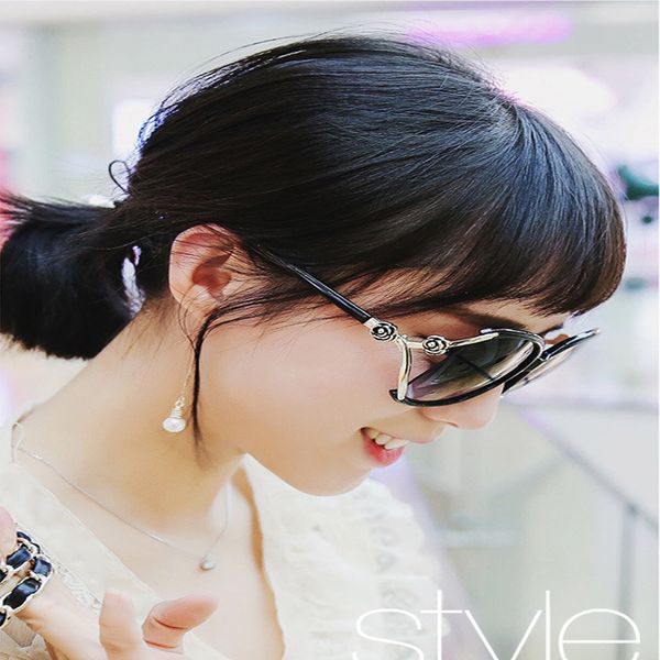 

2020 new oversized sunglasses women flat rivet sun glasses female mebrand design sun glasses madam, White;black