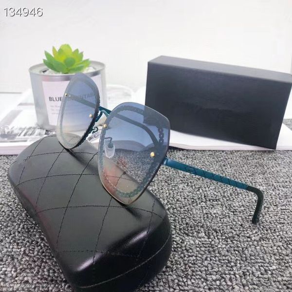 

2020 звезда же стиль высокого качества богиня очков зеркала поставляется с логотипом случайных очками уникального дизайном тонкой пластиной, White;black