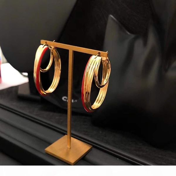 

f luxury bespoke style ear studs selling women 's high -end heart ear studs, Golden