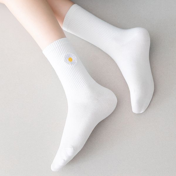 

xingnan new personalized little daisy and socks women's embroidery combed cotton middle tube women's fashionable socks cartoon thi, Pink;yellow