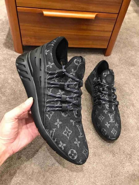 

2020 autumn big men shoes vintage style male boots casual high-cut lace-up warm shoes storage, Black;red