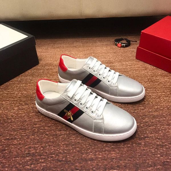 

2020a high-quality leather bee embroidery low-casual men's tide shoes, fashionable wild breathable sports running shoes, size: 38-4, Black