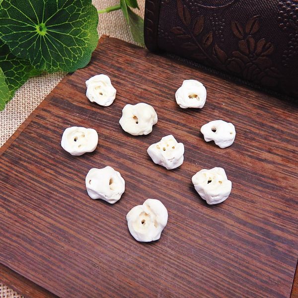 

baby baby shock pig essence bone pendant accessories pendant brooch accessories pig shock bone woven red rope bracelet, Silver