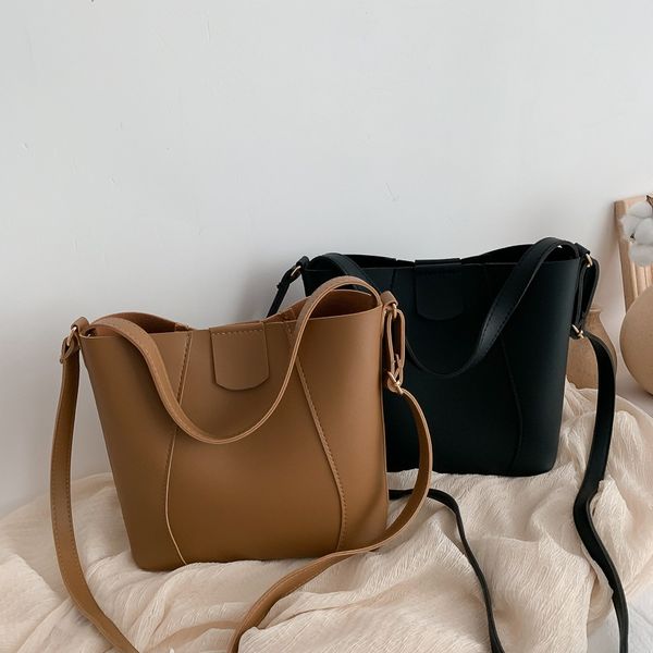 

2019 new women's korean large capacity bucket advanced sense all-match western style shoulder shoulder bag messenger bag