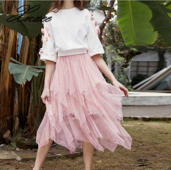 

2020 new summer women 3d flower embroidery beaded lantern sleeve short + star sequined irregular mesh long skirt 2 piece set, White