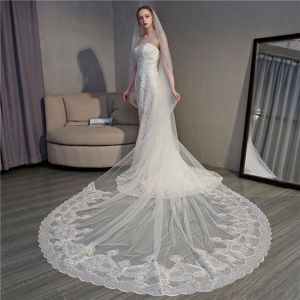 Catedral Length Bridal Veils Lace apliques longo Wedding Veils Branco Marfim Charming Designer Vestido de Noiva Longo véu de casamento