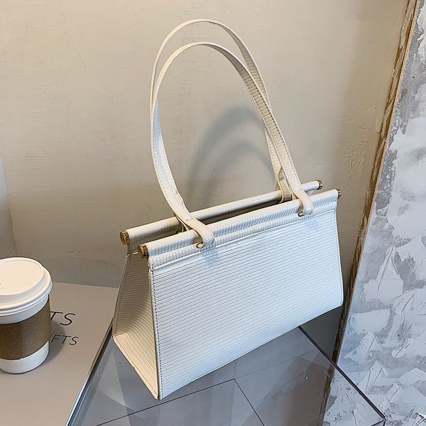 

french design fashion armpit bag handbag & elegant square bag shoulder width 33cm height 21cm thickness 13cm