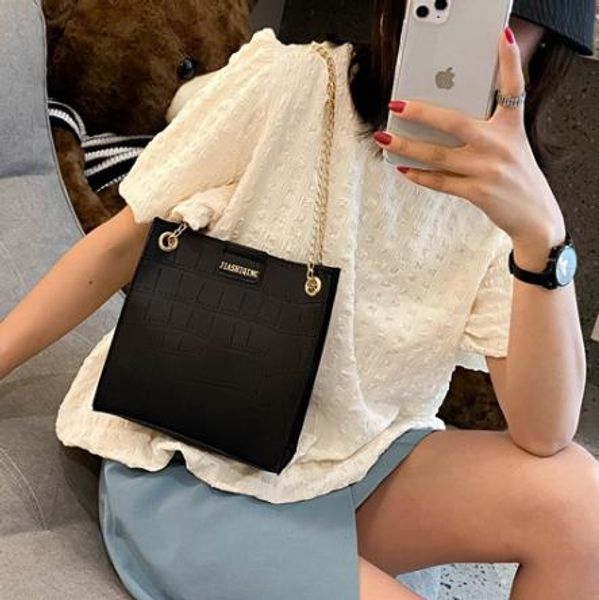 

designer handbag female 2020 texture fashion new trend chain shoulder bag trend portable crossbody bag ready to ship
