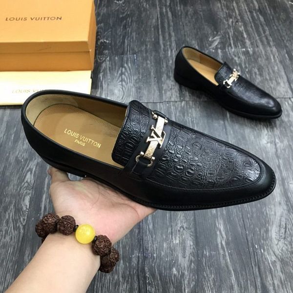 

new 20ss design bottoms men flat wedding party dress shoes loafers with spikes metal black oxfords leather shoes, Black;red