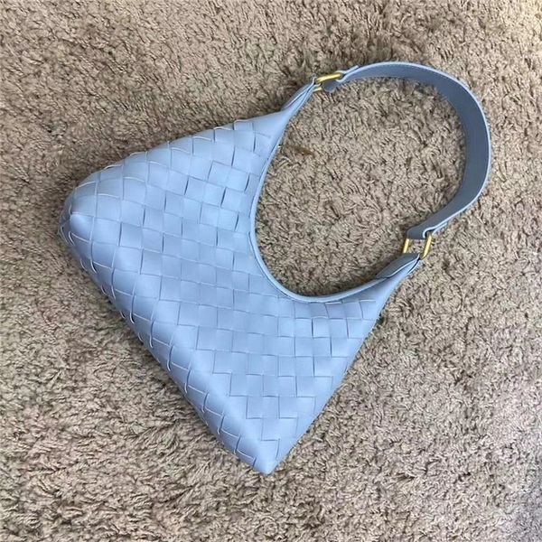 

2020 new crescent woven armpit bag portable female bag leather shoulder luxury handbags women bags designer