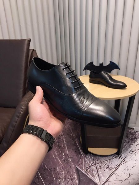 

2020-2019l custom leather men's casual business shoes, fashion wild sports shoes, original packaging shoe box delivery, yardage: 38-44