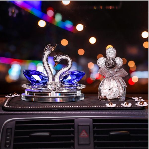 

holidy подарок высокого качества нового прибытие кристалл автомобиль интерьер oranments автомобиль духи блок сиденья белого