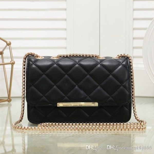 

chanel нове вококаевенне дизайнеѬ бѬенда лакиѬованной кожи ђмки кожане ђ