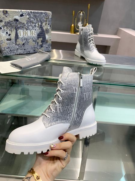 

new3 luxury high-ladies casual shoes, fashionable all-match women's boots, outdoor ladies martin boots, original box packaging, Black