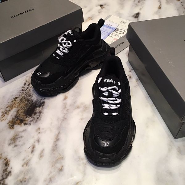 

2020yp designer designs new leisure and entertainment hiking shoes, outdoor jungle adventure shoes, original packaging and box delivery, Black