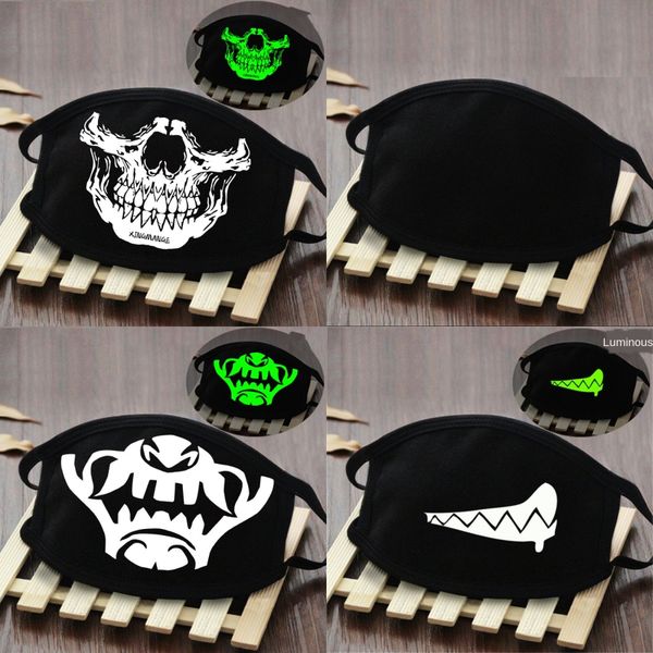 

2020 wholesale cool fashion party designer printed face mask fun fancy dress washable mouth muffle mask reusable windproof cotton m#630, Black