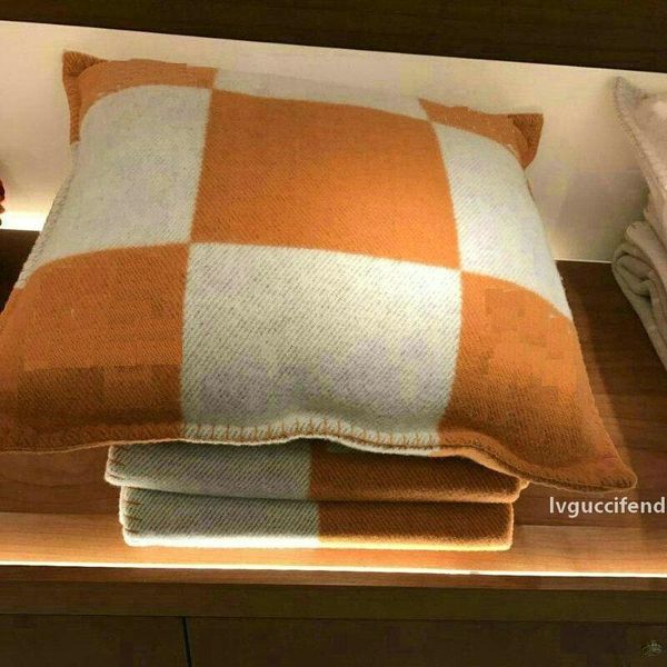 

fashion vintage fleece pillowcase letter h cashmere european pillow covers wool throw pillow case christmas gifts dia 45*45cm 65*65cm